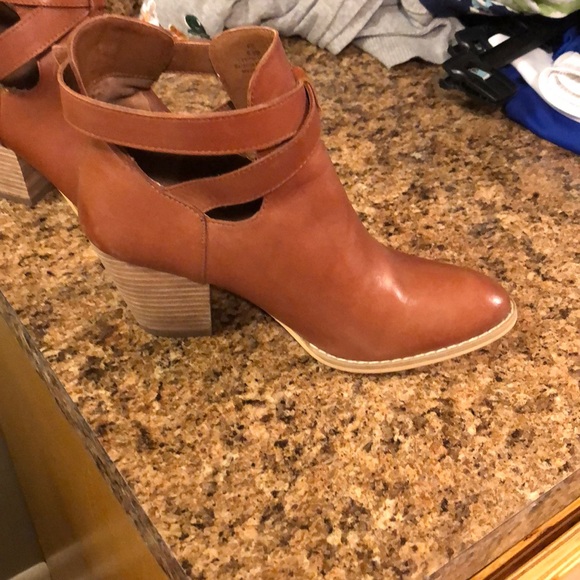 Reba leather Booties - Picture 2 of 8